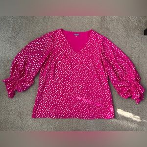 Vince Camuto V-neck balloon sleeves